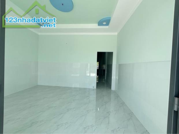Nhà thành phố Bến Tre, 114m, thổ cư 100%, 2PN, 2WC đường 3m - 2
