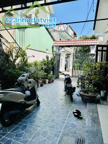 Khu HIẾM NHÀ BÁN, GIÁ CỰC TỐT BÁN NHÀ 3 TẦNG - NGUYỄN VĂN QUÁ - HẺM 6M - QUẬN 12.  ❗90M2 n