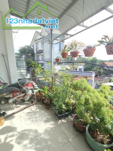 Bán nhà MT TCH13 ,Q12 , nhà đẹp  2Tx56m2 . Giá chỉ  4.25 tỷ (TL) - 1