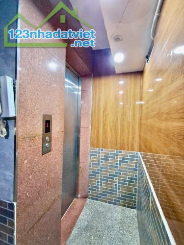 Bán nhà mặt phố Vạn Bảo, Ba Đình chỉ 30 tỷ, 50m2, MT 6.3m, 9 tầng, dòng tiền 900 triệu/năm