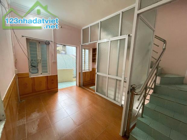 Bán nhà Lô góc Phố Khâm Thiên, Đống Đa 4 tầng, 20m2 vừa kinh doanh kết hợp ở đỉnh chóp