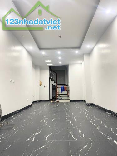 Bán Nhà Đào Tấn 45m2 5 Tầng - 15,5 tỷ - Ô TÔ vào nhà - 20m RA PHỐ