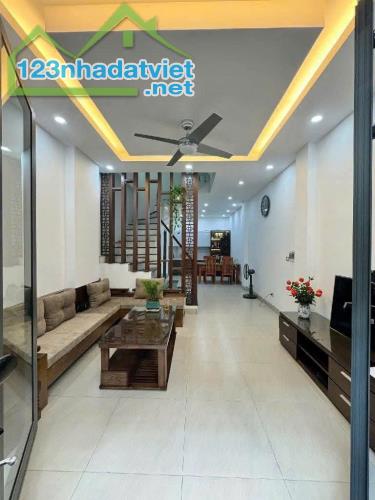 5 tỷ 40m ô tô đỗ cửa Hữu Hòa Thanh Trì, Kim Giang, Cầu Bươu, Đại Kim + Nhà chủ xây đẹp