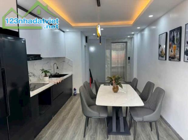 SIÊU PHẨM XUÂN LA TÂY HỒ - DT 38M * 5 TẦNG - THANG MÁY - KINH DOANH - Ô TÔ GIÁ 12.5 TỶ. - 5