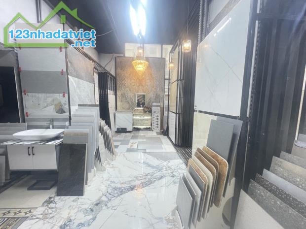 NHÀ MỚI ĐẸP LONG LANH - RẤT GẦN PHỐ, GẦN Ô TÔ ĐỖ - 4 TẦNG - XÂY CHẮC CHẮN, AN NINH CỰC TỐT - 2