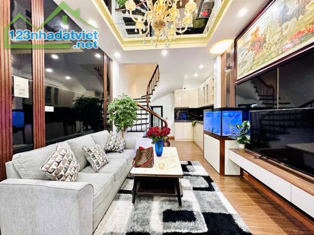 NHÀ QUẬN HBT- NỘI THẤT ĐẸP-Ở NGAY CHỈ HƠN 5 TỶ