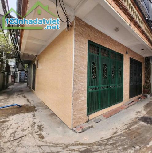 Bán Nhà Cầu Giấy, 33m2, 4 Mặt Thoáng, MT 4m - Ở Ngay Giá 5 tỷ ba - 2