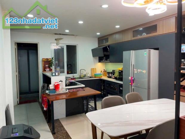 NHÀ ĐẸP 4 TẦNG-4Mx15m-THANG MÁY-Ô TÔ NÉ THÔNG-KHU DÂN CƯ VIP PHAN HUY ÍCH P15 TÂN BÌNH