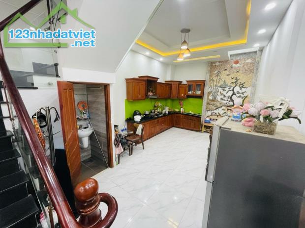 Bán nhà Huỳnh Tấn Phát Quận 7 - hẻm oto - 60 m2 ngang 4m - không lộ giới - nhỉnh 7.x Tỷ TL - 1