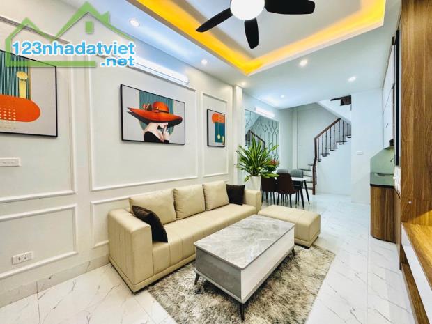 Nhà đẹp siêu hiếm phố thịnh quang full tiện ích