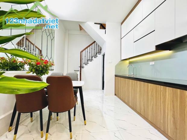 Nhà đẹp siêu hiếm phố thịnh quang full tiện ích - 1