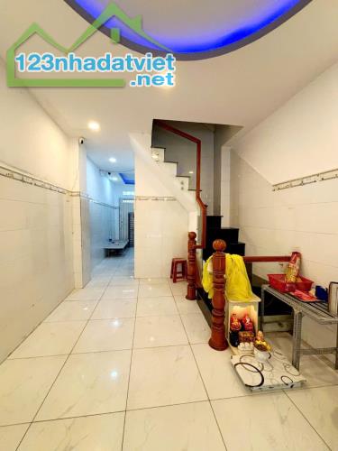 Bán nhà đường bến phú lâm 41m2 - phường 9,quận 6 - giá chỉ 4,5 tỷ tl