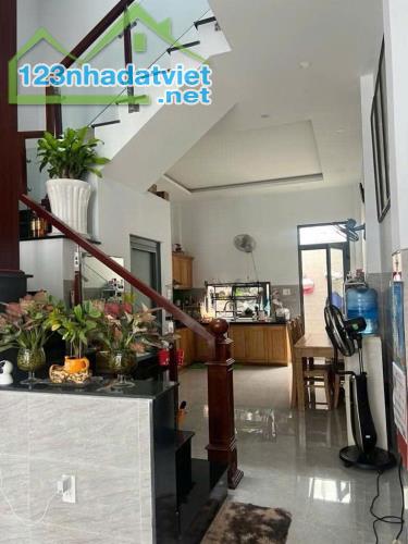 --Bán đất HXH đường Âu Cơ, phường 9, quận Tân Bình; 4*10; chỉ 6,3 tỷ