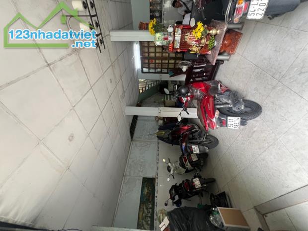 Bán nhà mặt phố tại DS3, Hiệp Bình Phước,Thủ Đức,giá siêu hời 54tr/m2,330m, 12m ngang - 4