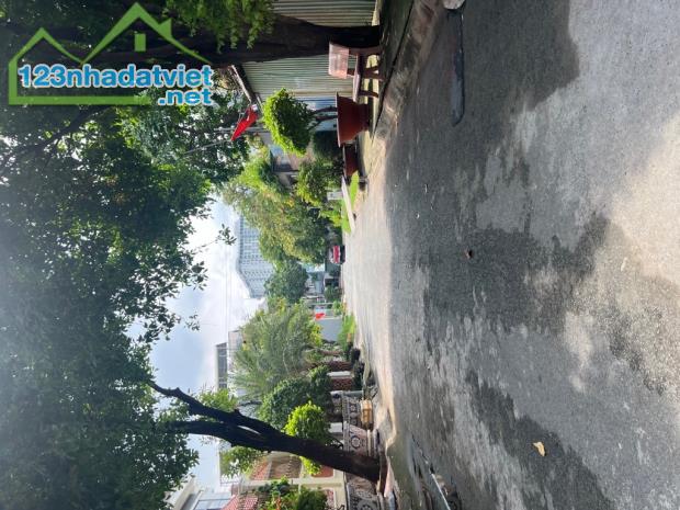 Bán nhà mặt phố tại DS3, Hiệp Bình Phước,Thủ Đức,giá siêu hời 54tr/m2,330m, 12m ngang
