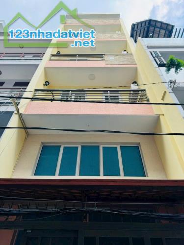 ***Bán Nhà 6 Tầng HXH Nguyễn Đình Chiểu P2 Quận3 –Ngang Hiếm 4.4m,4PN
Chỉ 11.3Tỷ TL