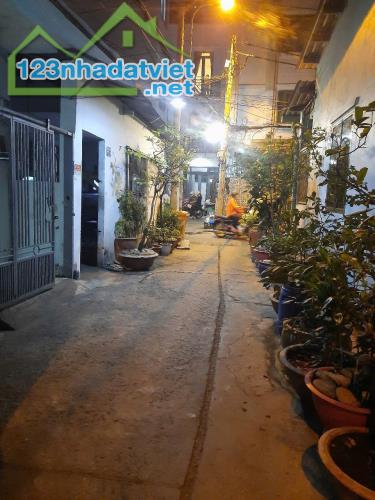 Bán nhà MỚI, ĐẦU HẺM 45M2, GẦN KHU CHẾ XUẤT TÂN THUẬN, Đường Huỳnh Tấn Phát, Quận 7.