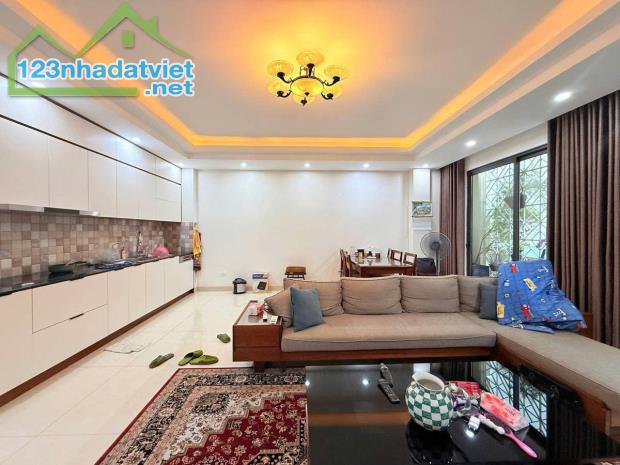 GIẢM NGAY 200 TRIỆU – BÁN NHÀ PHỐ ĐỘI CẤN, BA ĐÌNH – 55M², 5 TẦNG, THANG MÁY 19.8 TỶ - 1