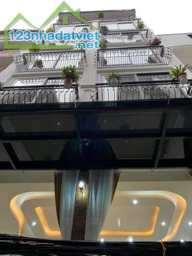 Nhà VIP cách 1 nhà ra phố Nguyễn Khang 7 tầng 56m2 thang máy, ô tô đỗ cửa, cho thuê KD tốt - 2