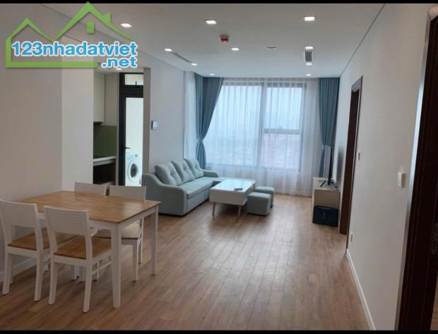 PHÒNG ĐẸP – CHÍNH CHỦ CẦN NHƯỢNG LẠI PHÒNG 17M2 TRONG CĂN 80M2 3PN - TÒA THE LEGEND -