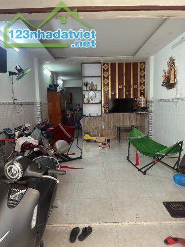 Trường Chinh-Nhà đẹp-SHR-Hẻm 4m, 2 tầng - Giá nhỉnh 3 tỷ, khu an ninh, thiết kế hiện đại. - 1