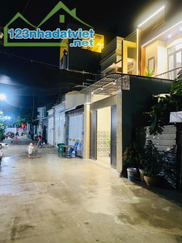 SIÊU PHẨM 2 TẦNG THIẾT KẾ HIỆN ĐẠI SANG TRỌNG - 83M2 3 PHÒNG NGỦ KHÉP KÍN - 1