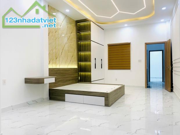 SIÊU PHẨM 2 TẦNG THIẾT KẾ HIỆN ĐẠI SANG TRỌNG - 83M2 3 PHÒNG NGỦ KHÉP KÍN - 4