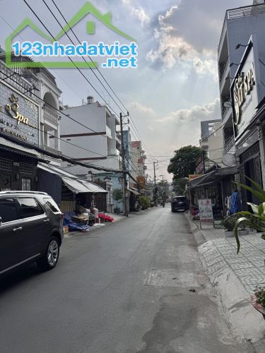 CHO THUÊ NHÀ 1 TRỆT 1 LỬNG 3 LẦU 104M2, 5PN, CÓ THANG MÁY+NỘI THẤT LÔ GÓC PHAN HUY ÍCH - 4