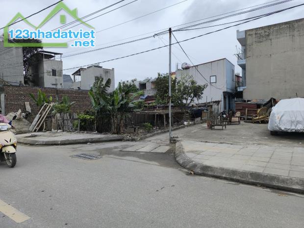 📌Nhà mới xây được 4 năm,  56m 📌mặt đường oto, vỉa hè 5 mét, vị trí cực đẹp. 👉Gần ngay g - 3