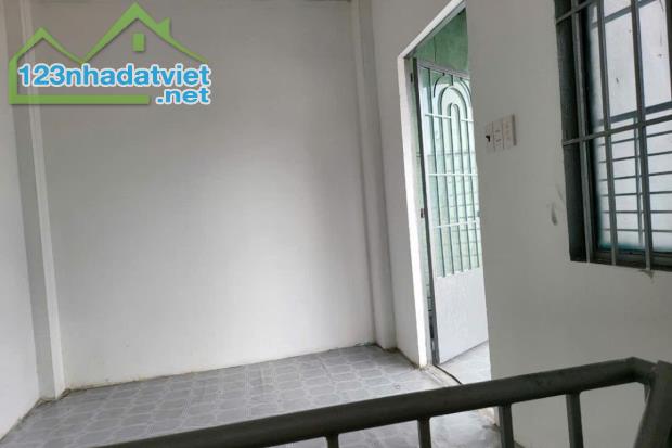 Bán Nhà 2 Tầng, DT Lớn 60m2, Nhỉnh 3 Tỷ Tân Chánh Hiệp Quận 12 - 2