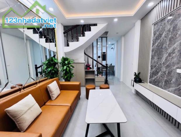 Nhà đẹp lung linh Quang Tiến 36M x 5T, Ô TÔ gần, nở hậu ở sướng 5,82 tỷ