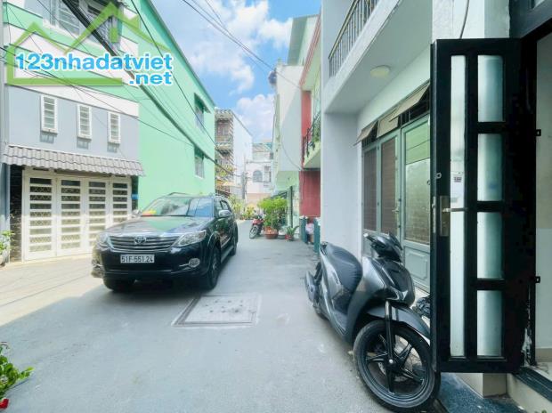 Bán nhà hẻm xe hơi đường Dương Quảng Hàm, P.5, 3,9 x 12 nh 4,2, 4 lầu giá 5.18 tỷ tl - 4