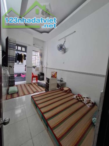 3 TẦNG -40M2 -3PN -NGAY CHỢ VẠN NGUYÊN -Q 8 P15 - 2
