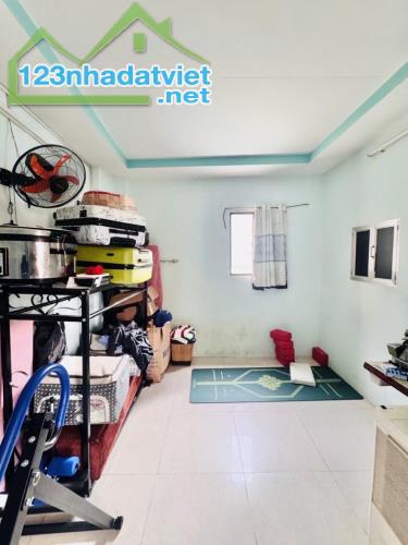 NHÀ B.ÁN - NGAY KHU TRUNG TÂM GV - GIÁP BV 175 - CHỈ 5 PHÚT RA SÂN BAY TSN - DT 42M² - 2 T - 3