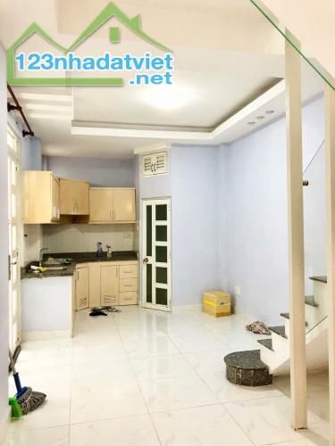 GẤP BÁN VỀ QUÊ - CHÍNH CHỦ - TRÂNG BÌNH TRỌNG - P6 BÌNH THẠNH - 36M - 3 TẦNG KIÊN CỐ - - 3