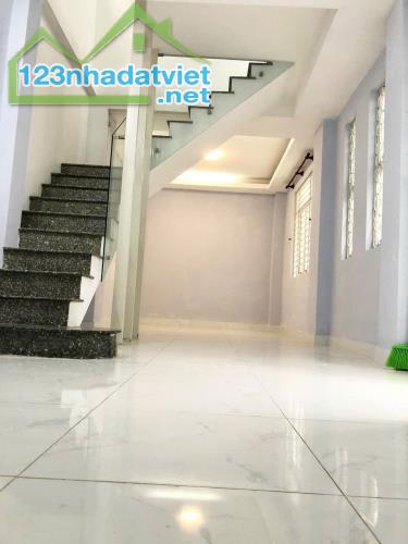 GẤP BÁN VỀ QUÊ - CHÍNH CHỦ - TRÂNG BÌNH TRỌNG - P6 BÌNH THẠNH - 36M - 3 TẦNG KIÊN CỐ -