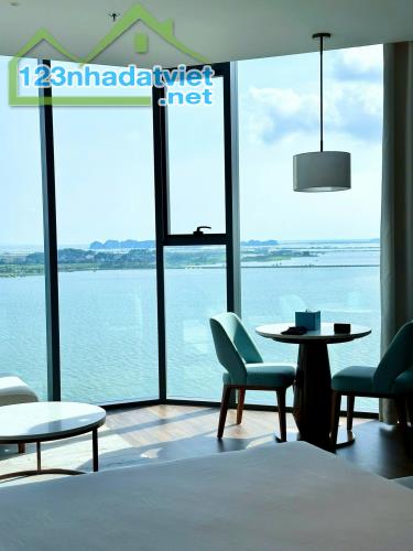 Em 1 ngủ A la Carte chân dài, view Vịnh Hạ Long cần tìm chủ mới. LH em Hương 0915069737 - 2