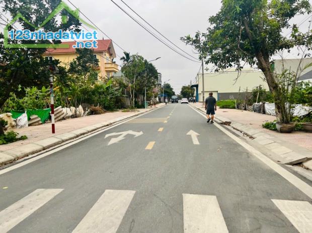 Hàng hiếm ngõ thông  Cách Hạ, Nam Sơn 57m giá 1,4x tỷ  LH 0979087664 - 4