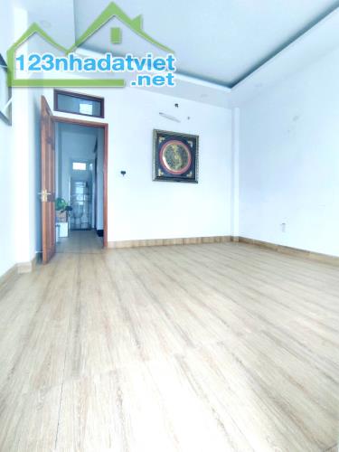 Bán Nhà Hẻm Xe Hơi Nguyễn Văn Quỳ, 123m2, 4 Tầng, Chỉ 9 tỷ 9, Phú Thuận, Quận 7 - 3