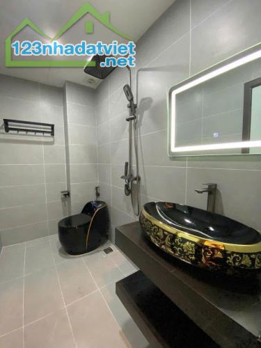 Bán Nhà Tứ Liên Tây Hồ 48m2 5 tầng 7,9 tỷ 20m ra đường oto tránh Sổ đẹp ảnh thật - 4