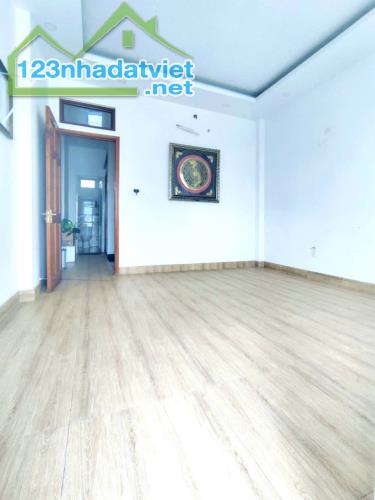 Bán Nhà Hẻm Xe Hơi Nguyễn Văn Quỳ, 123m2, 4 Tầng, Chỉ 9 Tỷ 9, Phú Thuận, Quận 7 - 3