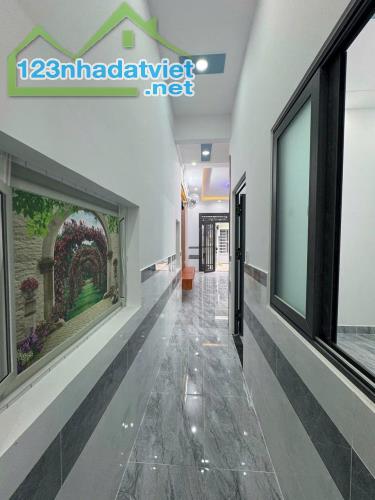 📣📣Nhà cấp 4 mới , 2 phòng ngủ, phòng khách rộng, bếp rộng có giếng trời rât thoáng, - 2
