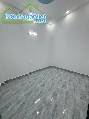 📣📣Nhà cấp 4 mới , 2 phòng ngủ, phòng khách rộng, bếp rộng có giếng trời rât thoáng, - 4