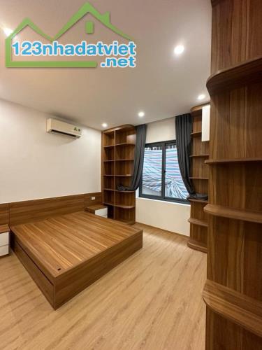 Bán nhà Hoàng Cầu Đống Đa 35m2x5T Đẹp vài bước ra phố ô tô đỗ cổng - 2