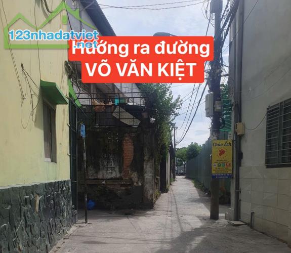 Cần bán rẻ nhà nhỏ xinh 1 trệt 2 lầu Võ Văn Kiệt Q5 TP.HCM