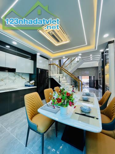 CẦN BÁN NHÀ MỚI - HIỆN ĐẠI - Đường 8M - TÂN THỚI HIỆP -  Quận 12 -SÁT vách GÒ VẤP. ❗60m2 c - 3