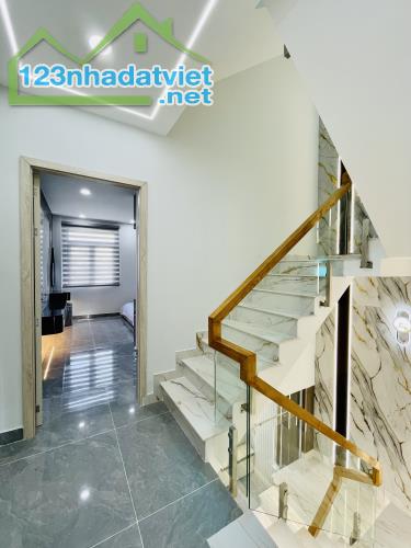CẦN BÁN NHÀ MỚI - HIỆN ĐẠI - Đường 8M - TÂN THỚI HIỆP -  Quận 12 -SÁT vách GÒ VẤP. ❗60m2 c - 4