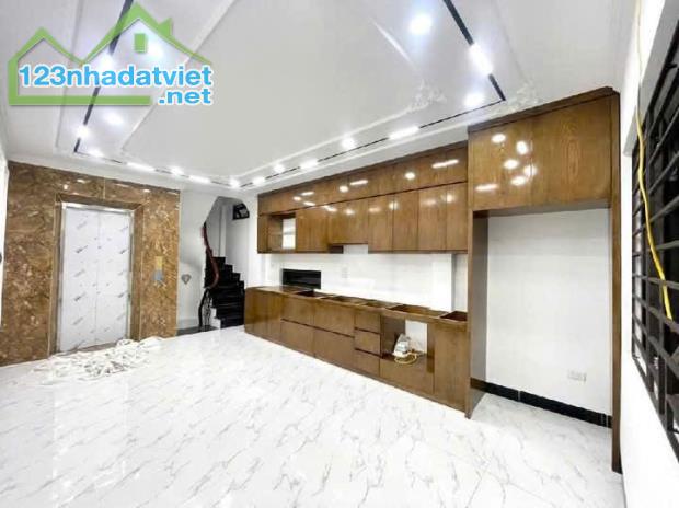 Bán nhà riêng 6 tầng THANG MÁY 42m2 phố Văn Cao, 20m ra ô tô chỉ 11,4 tỷ. Lh: 0392863486. - 1