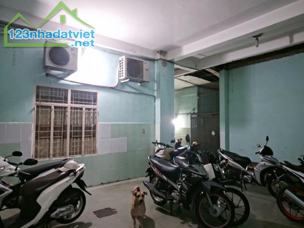 Mặt tiền Bùi Văn Ba 4 tầng 180m2 20 phòng ngang 5.5m nở hậu 14m chỉ 22tỷ Tân Thuận Đông Q7 - 2