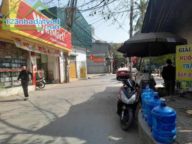 ĐẤT CHÚC SƠN LÔ GÓC ĐƯỜNG 2ÔTÔ TRÁNH KINH DOANH 3.9TỶ - 1